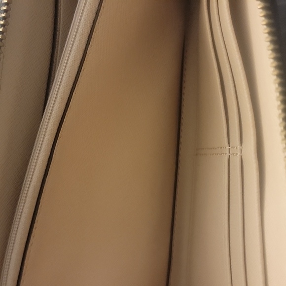 Kate Spade Wallet - Picture 8 of 9